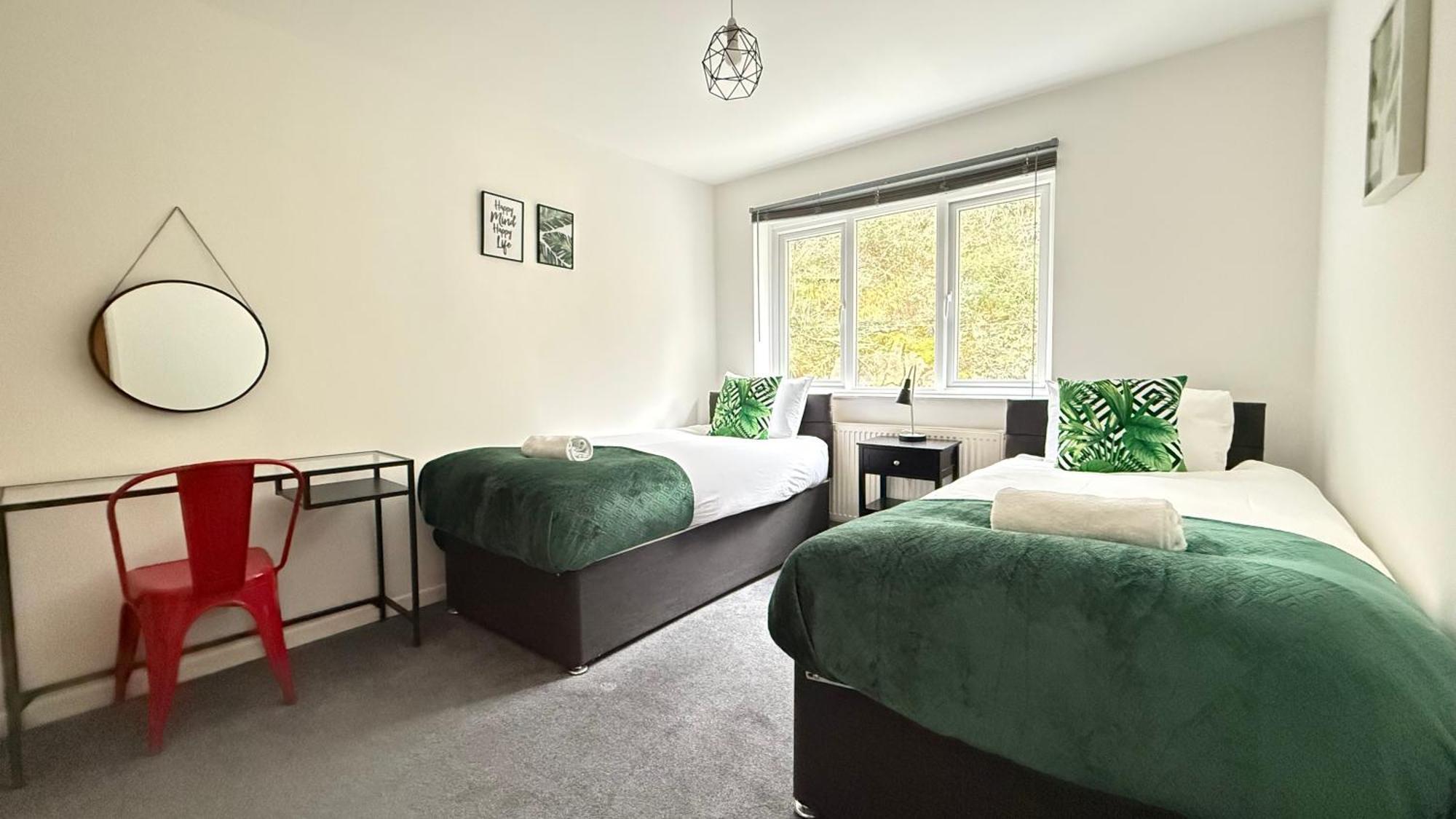 Casa de Férias Cheerful 5-bedroom With Free Parking Bristol